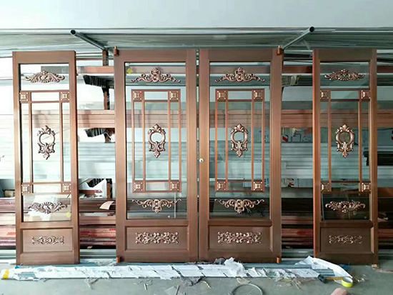 銅門 