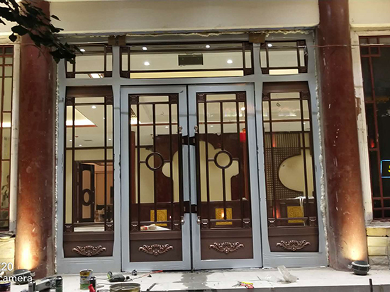銅門 